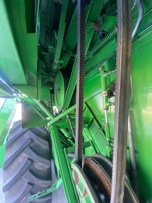 Комбайн John Deere 1072