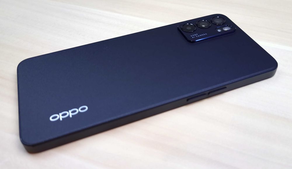 Smartfon Oppo Reno6 5G 8/128GB 64MP 4K czarny jak nowy Android 13 etui