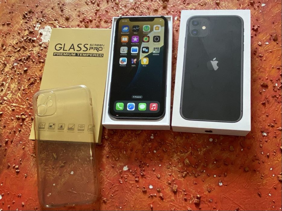 Iphone 11 C/Caixa Bom Estado !!