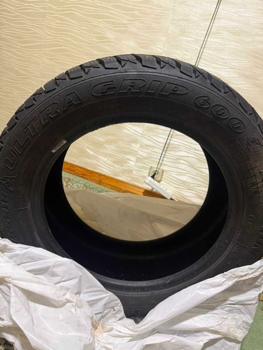 Зимня резина 215 60 16