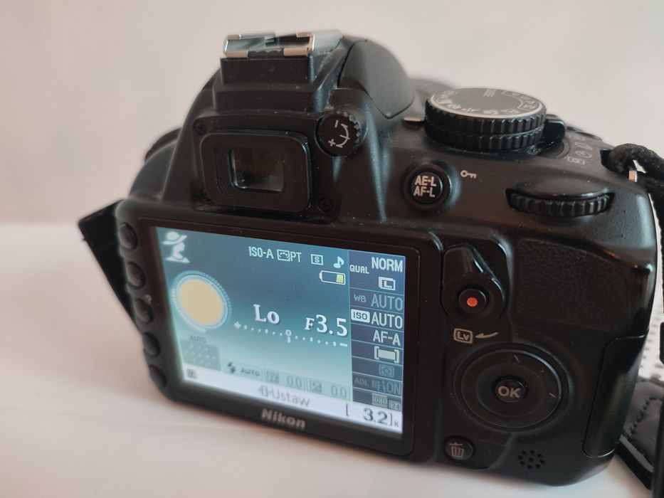 Nikon D3100 obiektyw 18-105