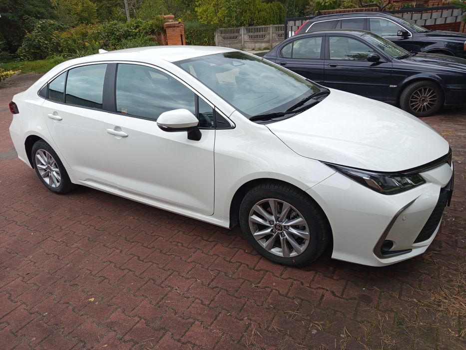 Wynajem samochodów osobowych krótko i długoterminowy TOYOTA COROLLA