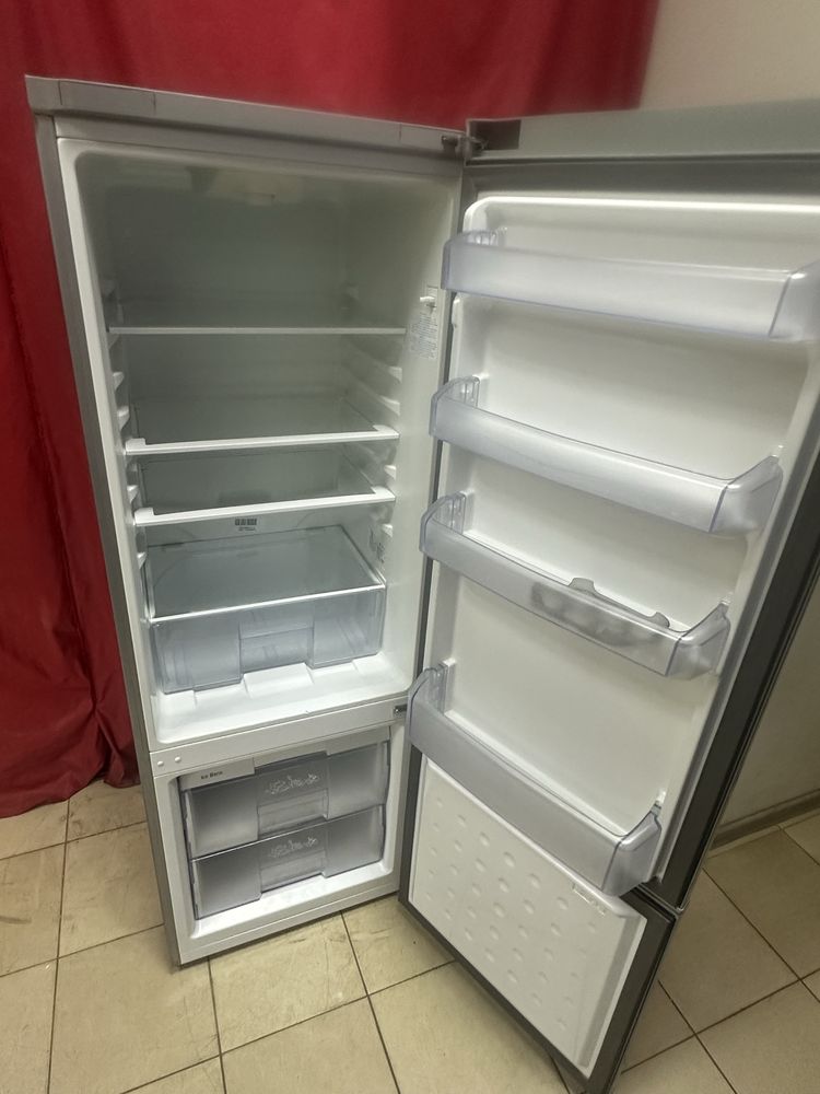Холодильник Beko SCU 825020