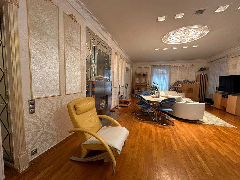 Центр! Оренда 4-К Квартири Костельна 4 Майдан