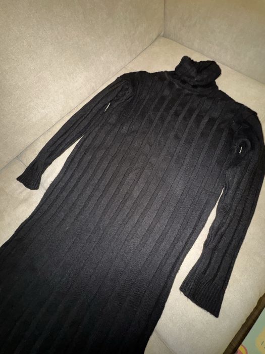 Жіноче вʼязане плаття