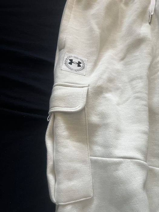 Spodnie Under Armour UA Essential Heritge Cgo  Rozmiar M