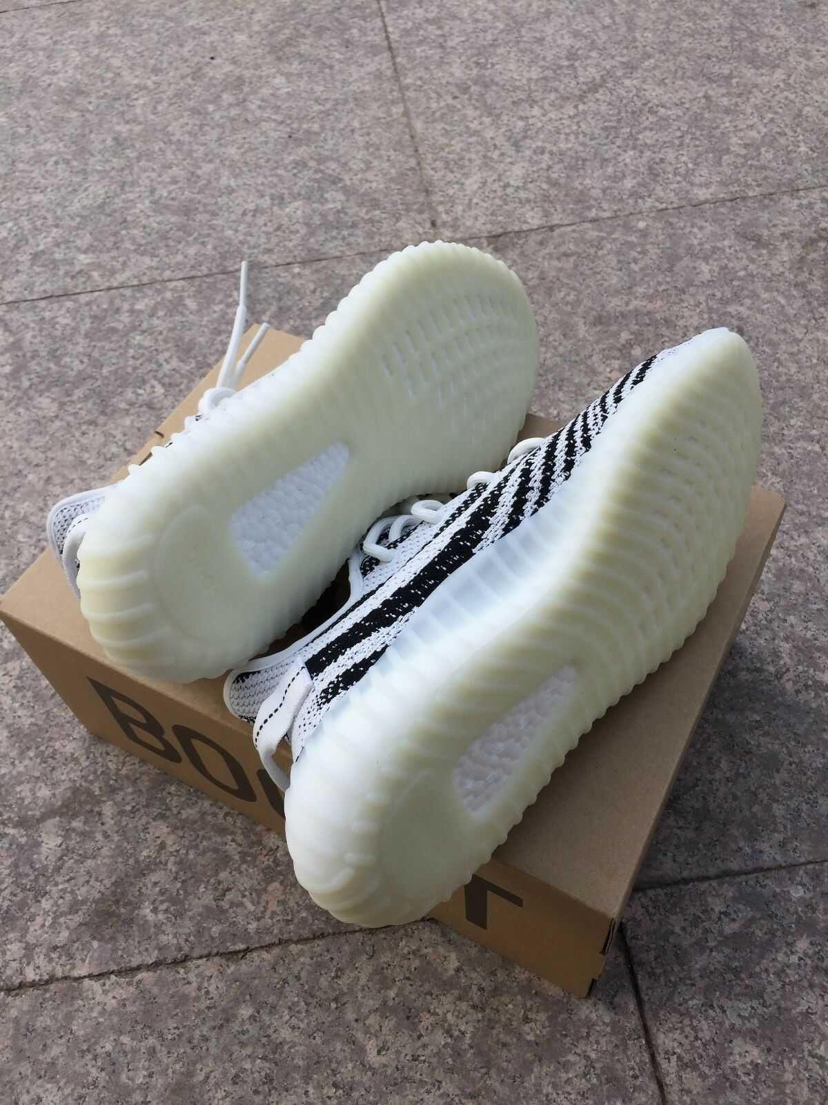 Adidas Yeezy Boost 350 V2 Zebra