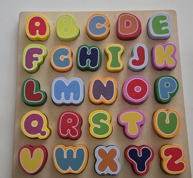 Puzzle drewniany alfabet montessori
