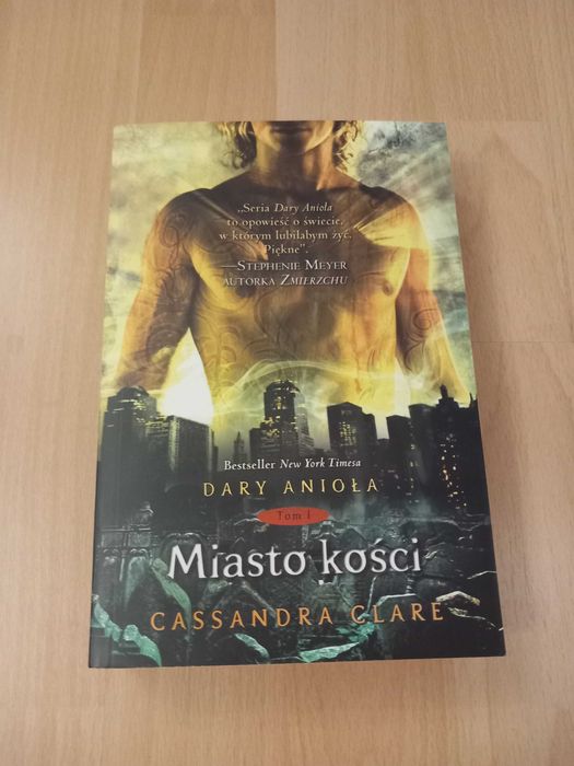 Książka ,,Miasto Kości"  Cassandra Clare