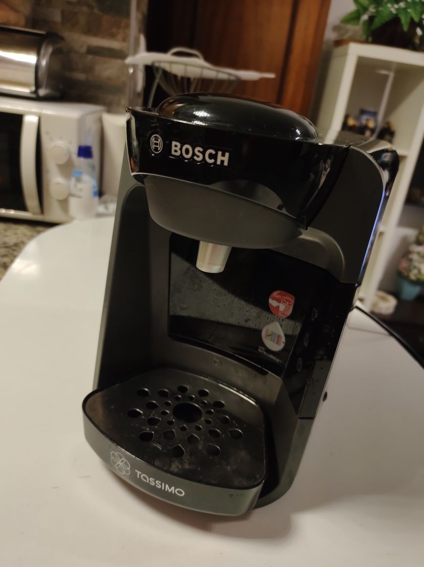 Maquina de café Bosch Tassima semi nova