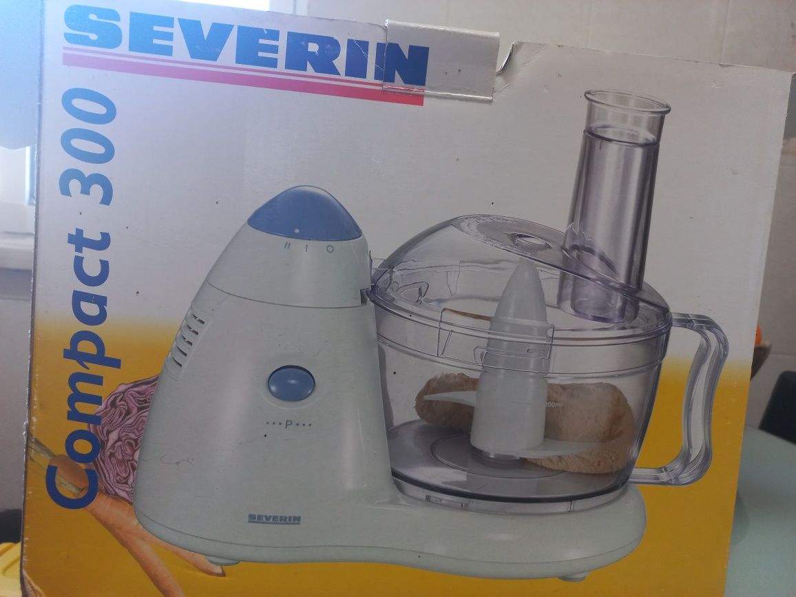 Robot multifunções Severin Compact 300