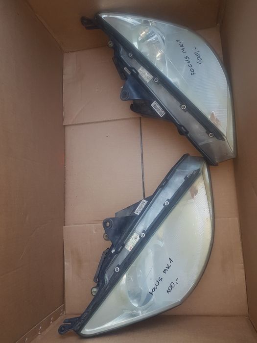 Lampa przód przednia prawa  Ford Focus MK1 Lift