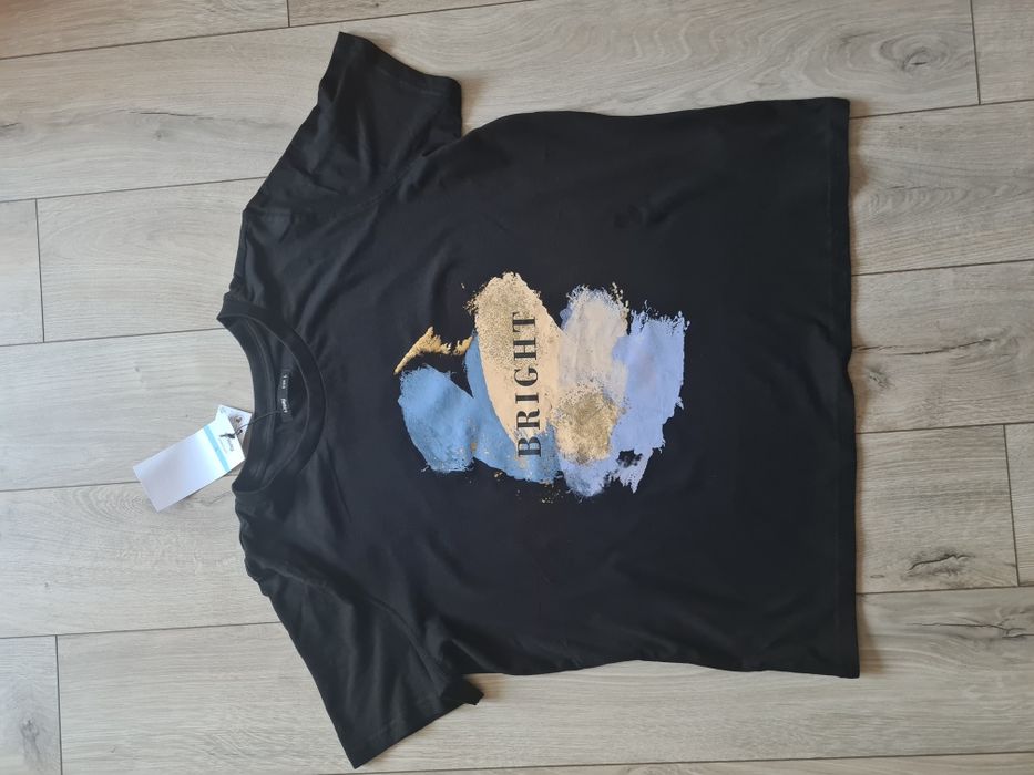 Nowy czarny t-shirt z grafiką L