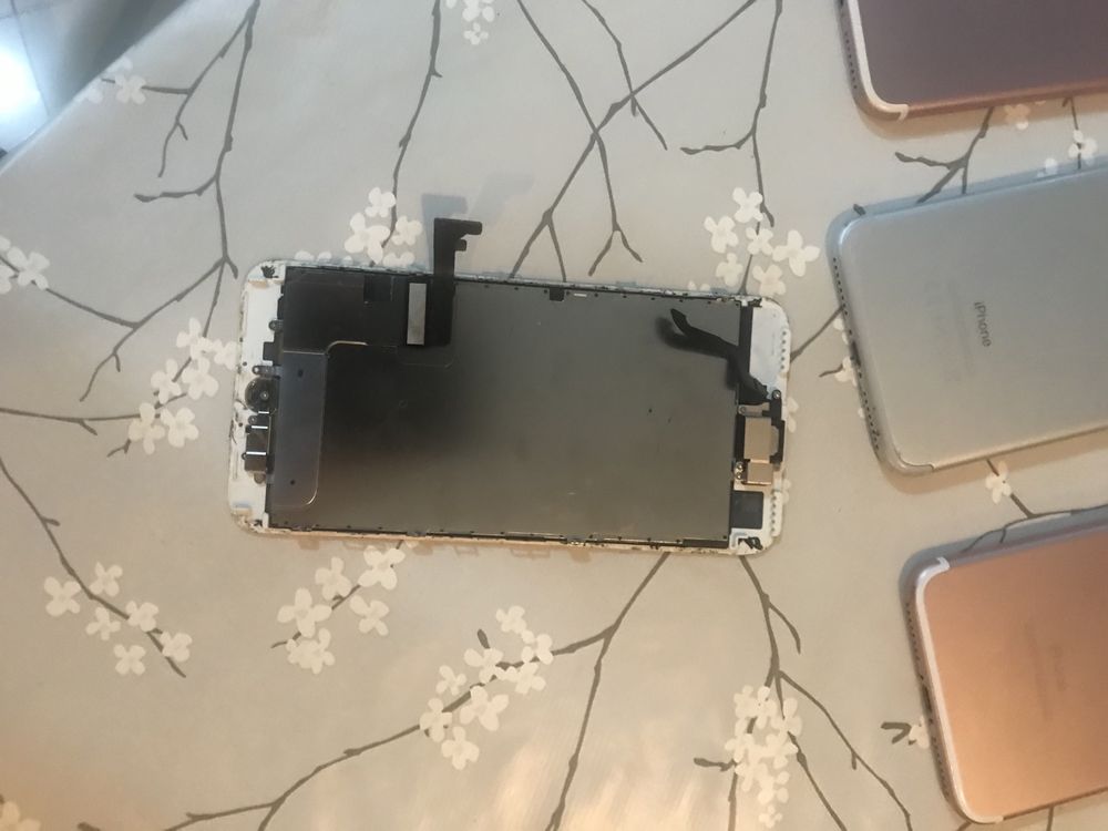 3 iPhones 7 plus + display partido peças