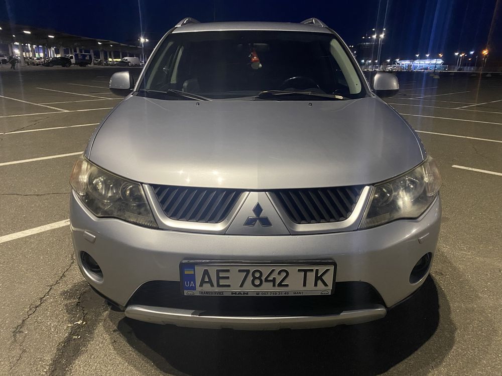 Mitsubishi Outlander XL 2,4L 2008 CVT ГБО