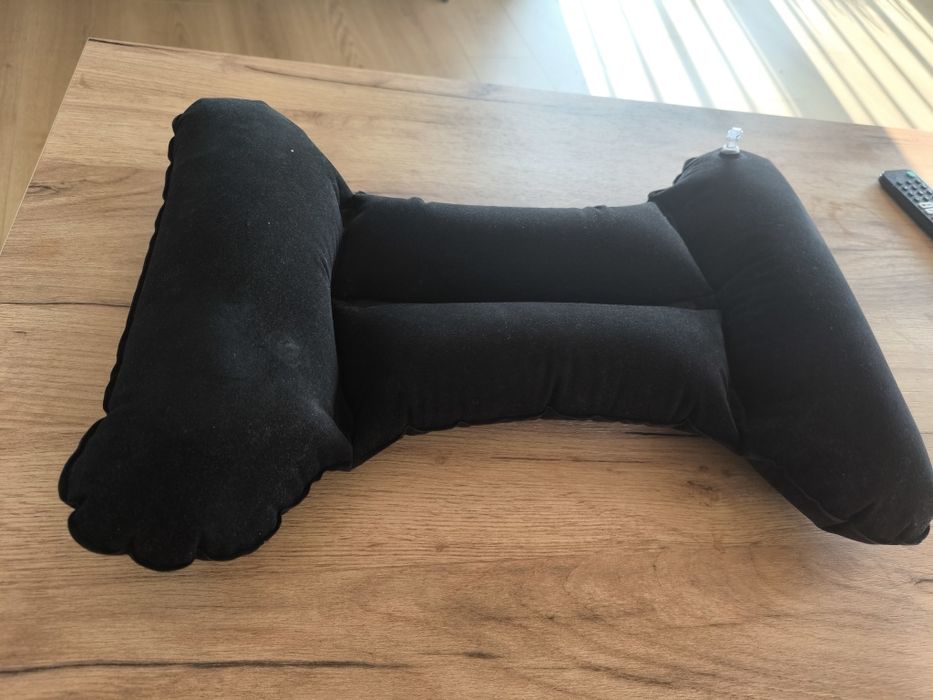 Poduszka podróżna dmuchana – wygodny zagłówek / podpórka pod kark