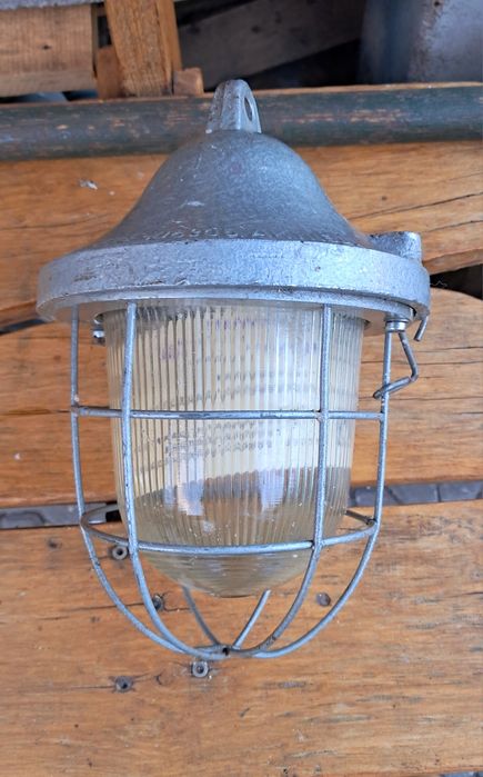 Lampa Przemysława PRL Loft z etykietą