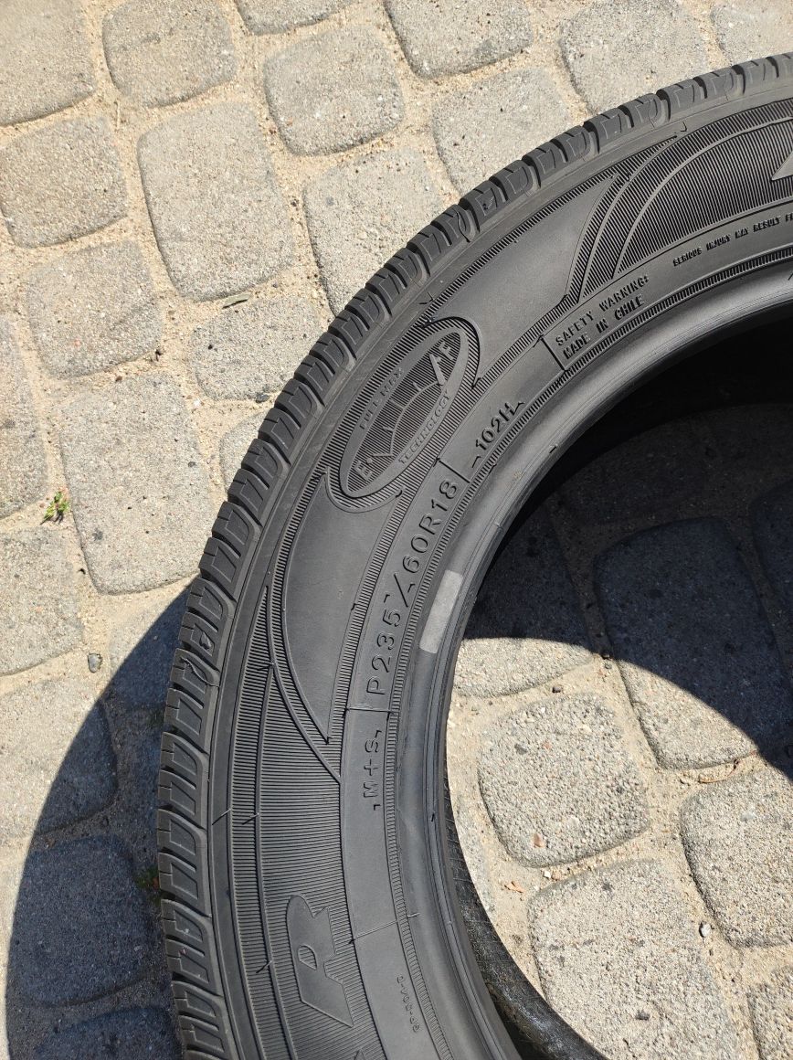 235.60.18 jedna opona Goodyear Assurance CS