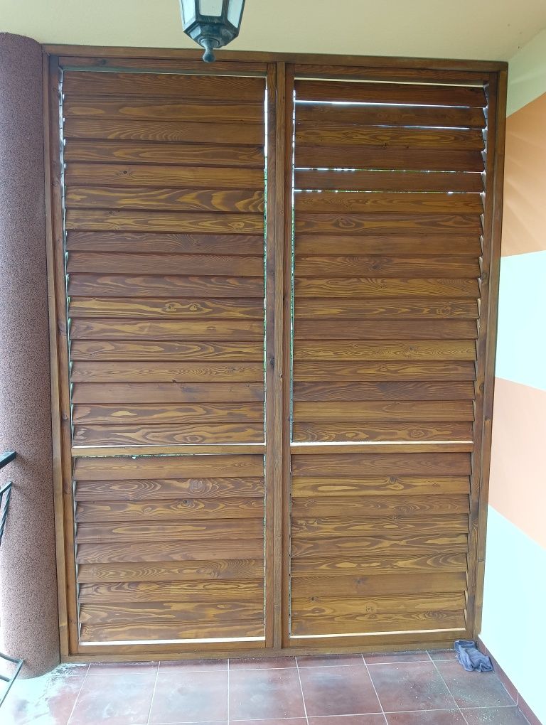 Roleta drewniana, żaluzja drewniana, z desek, shutters