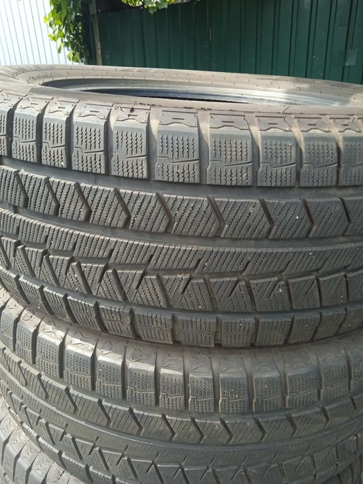Продам резину  R18 265*60
