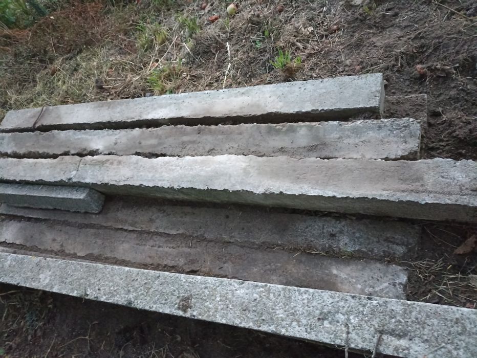 Стовпи міцні з металевими каркасом