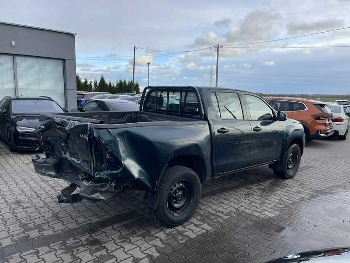 TOYOTA Hilux бампер передній задній б/у