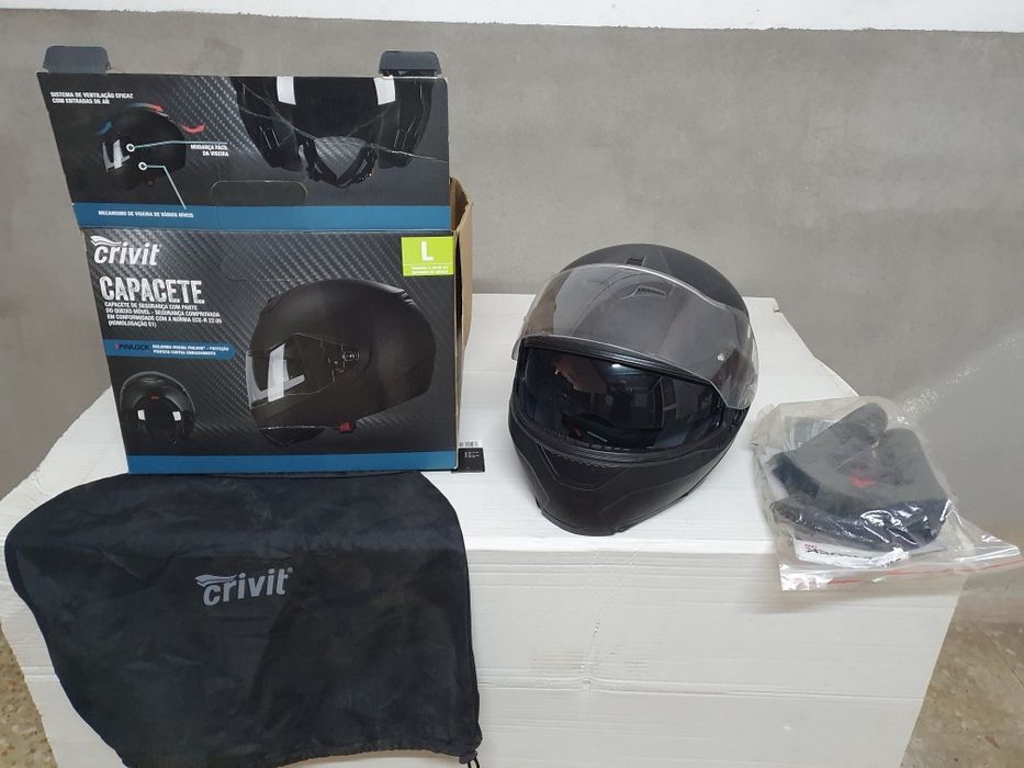 Capacete marca CRIVIT