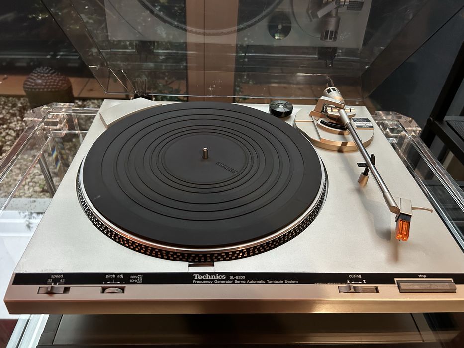 Gira discos Technics SL-B200 em excelente estado e agulha nova
