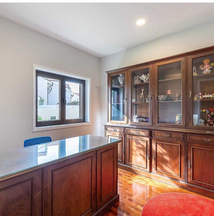 Móvel de sala e secretária – oferta, só levantamento em Espinho