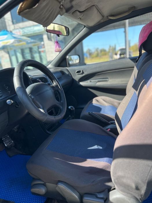Автомобіль по варений на повному ходу всі пошкодження видно на фото,