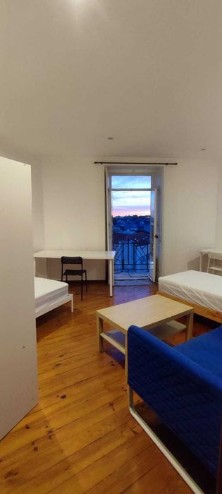 Quarto Duplo junto metro Anjos Com Despesas incluidas