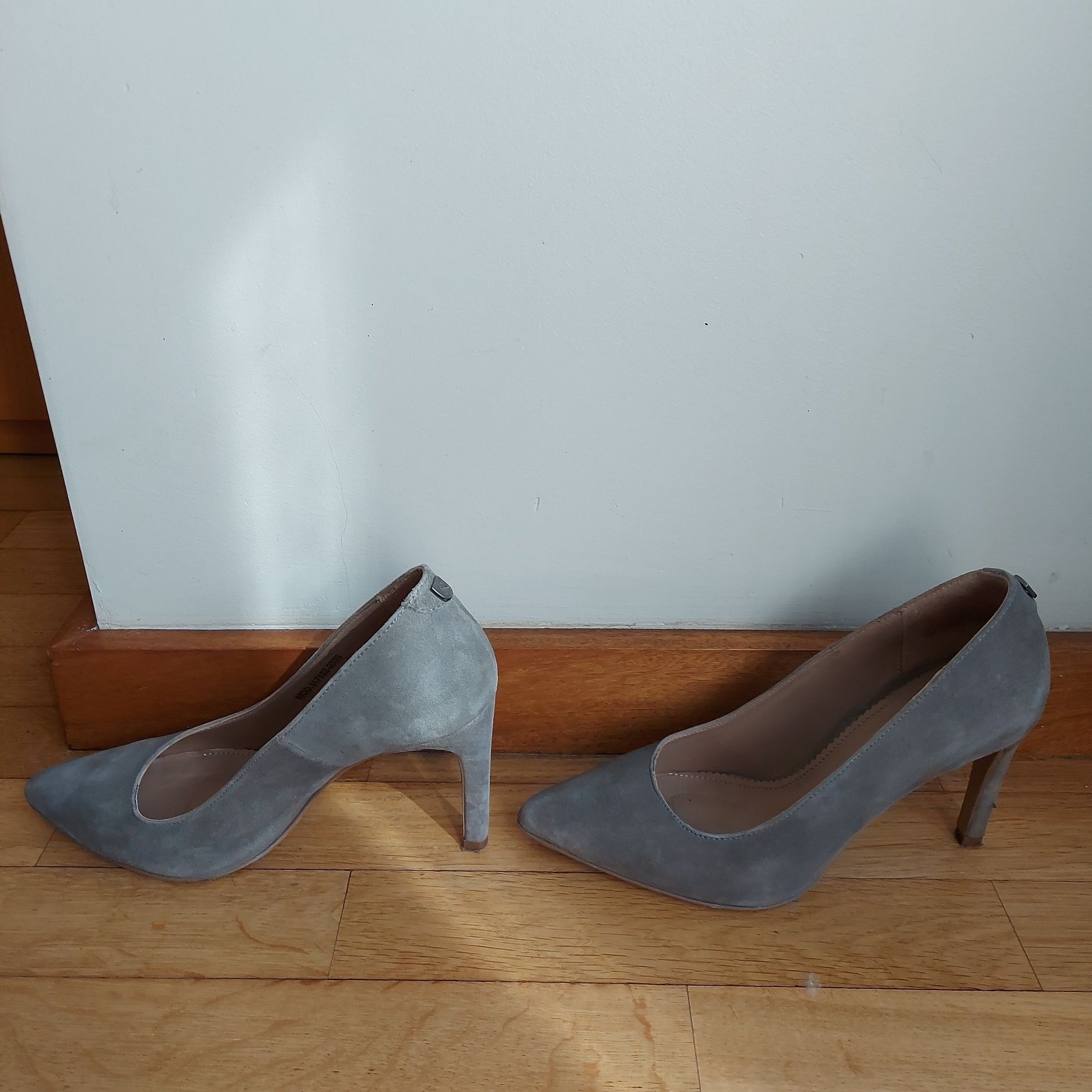Sapatos cinza em camurça - Salsa
