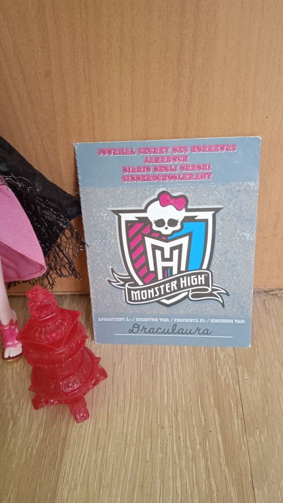 Lalka Drakulaura z kolekcji monster high