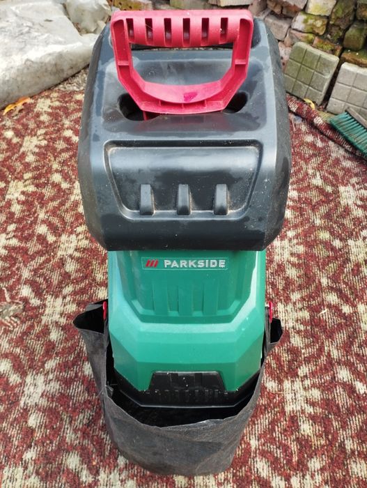 Подрібнювач садовий б/в