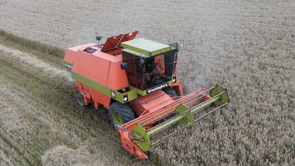Dronningborg D7000 (Bizon Z056, Class, New Holland, Massey Ferguson)