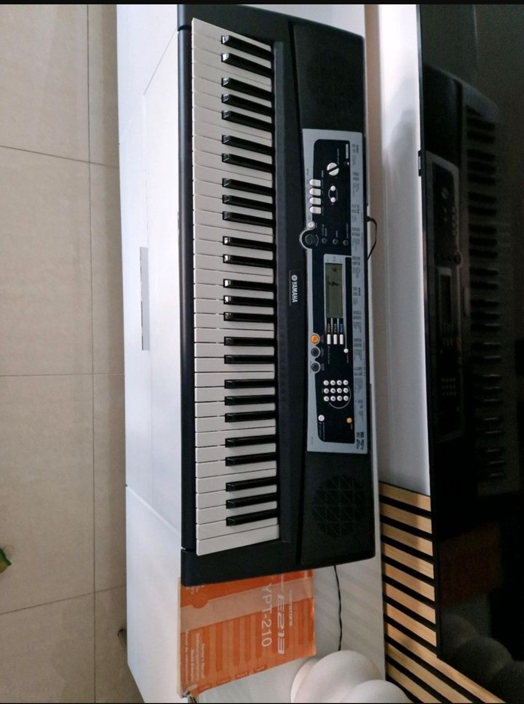 Синтезатор Yamaha PSR e 213, YPT-210