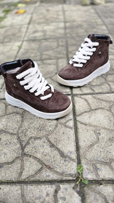 Жіночі зимові замшеві ботинки