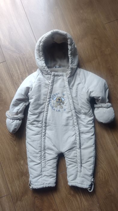Kombinezon niemowlęcy zimowym
