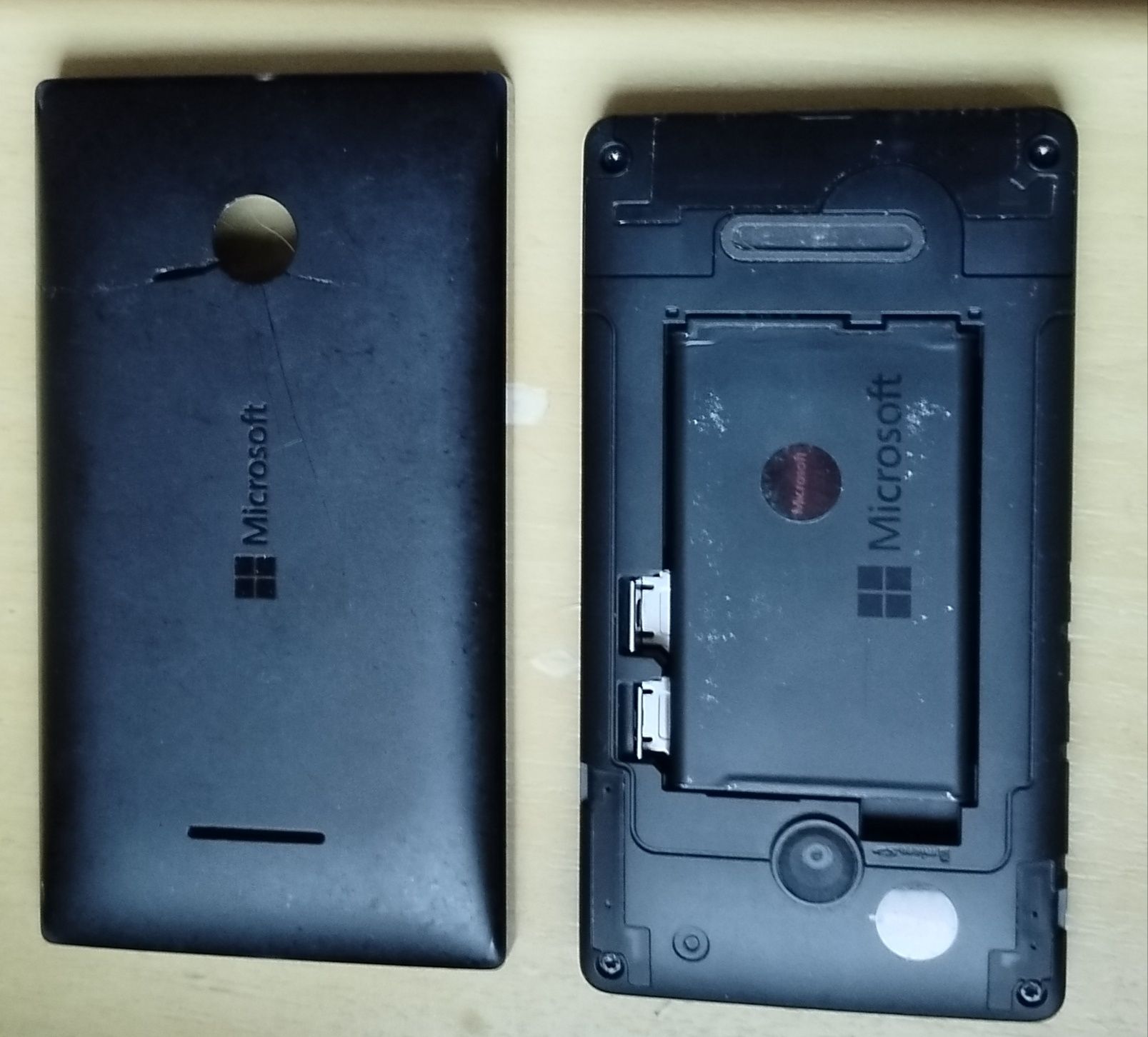 Telefon Microsoft z ładowarka,gratis obiektywy Fish Eye i Macro na tel