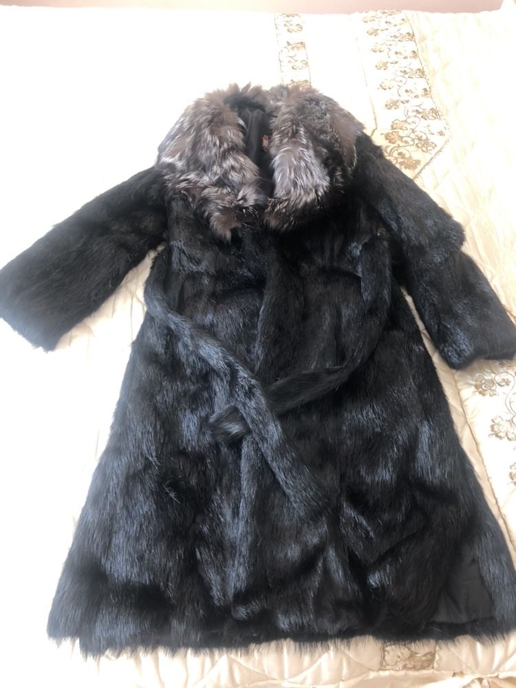 Продам шубу з нутрії
