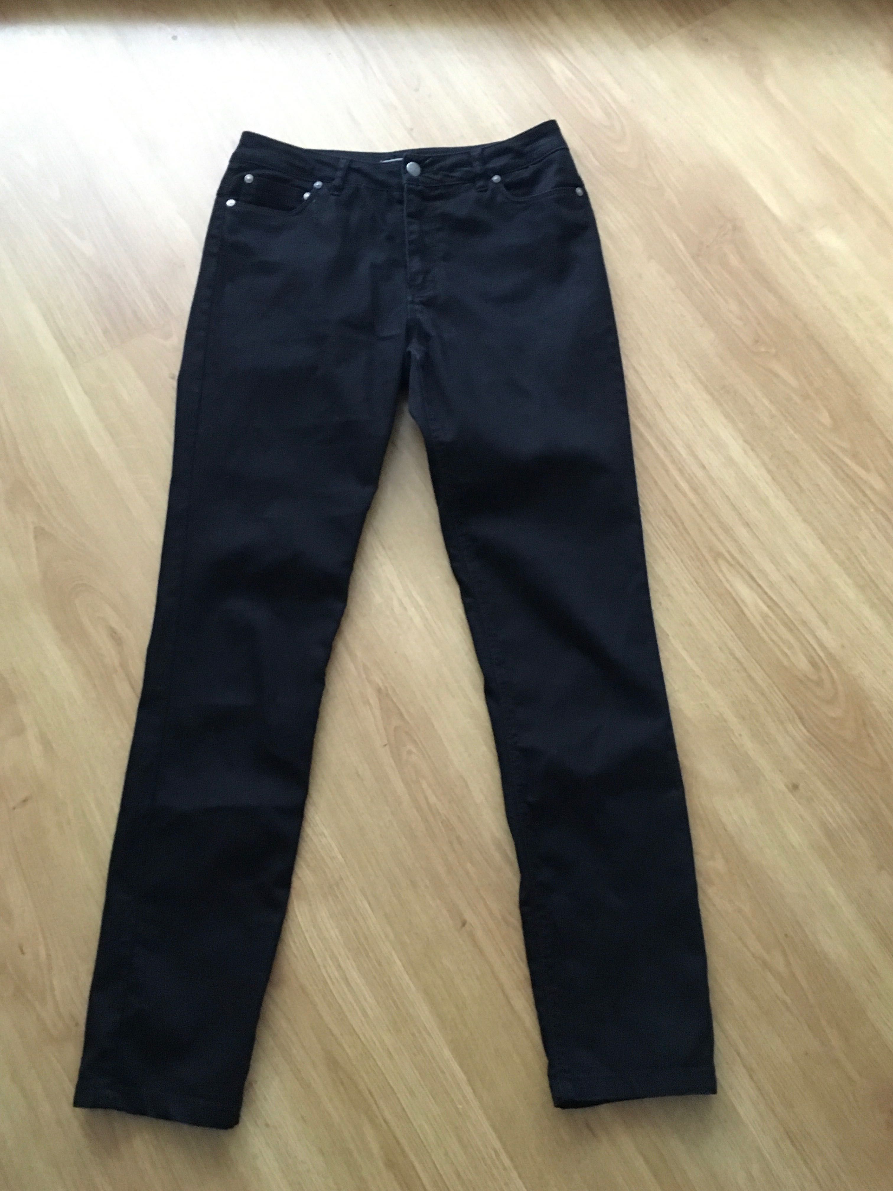 Czarne damskie spodnie prosta nogawka M/L 32/32
