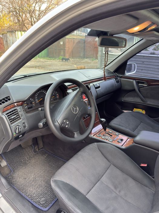 Mercedes W210 E280 4MATIC (газ/бензин)