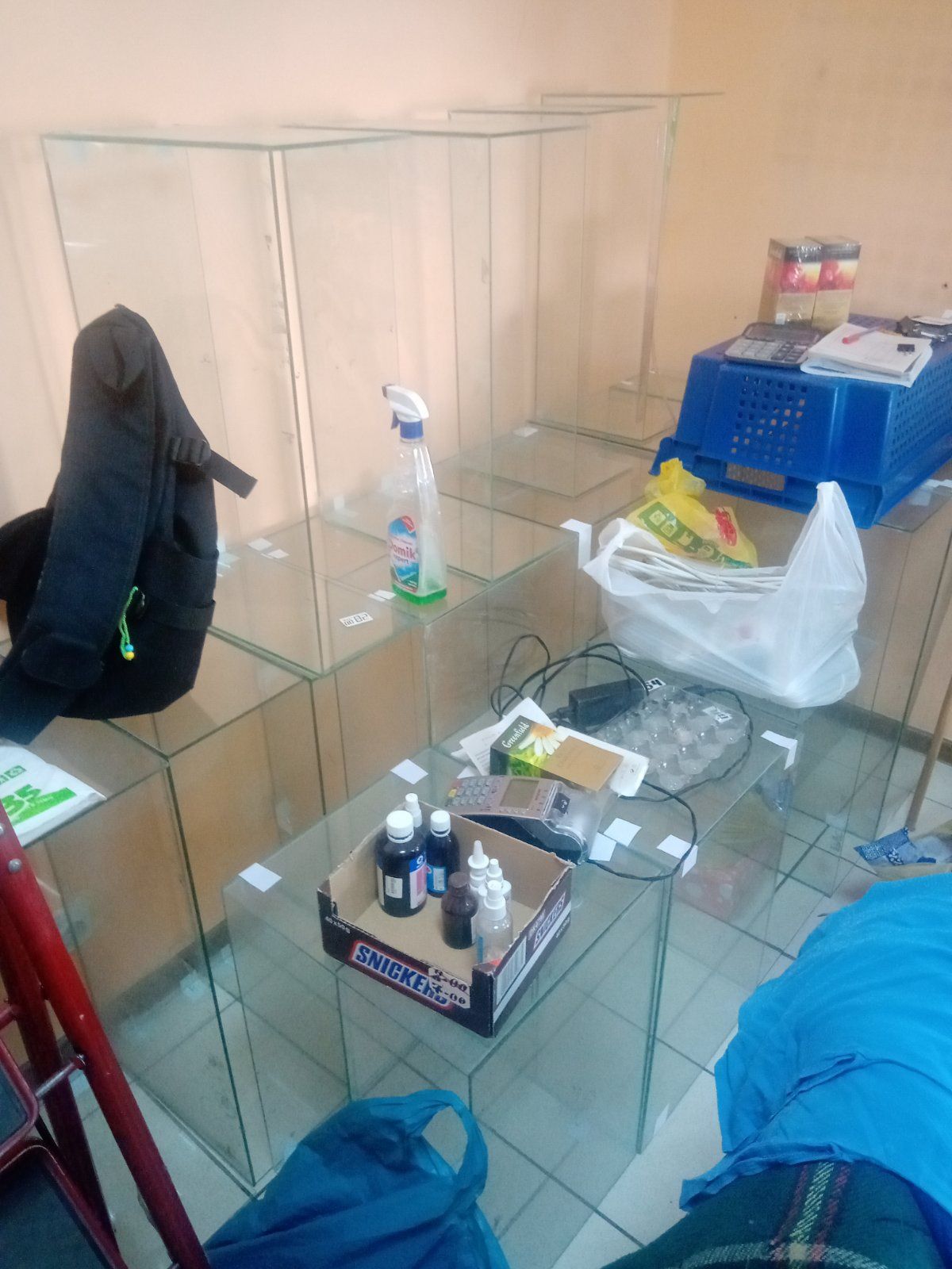 Скляні полки дешево