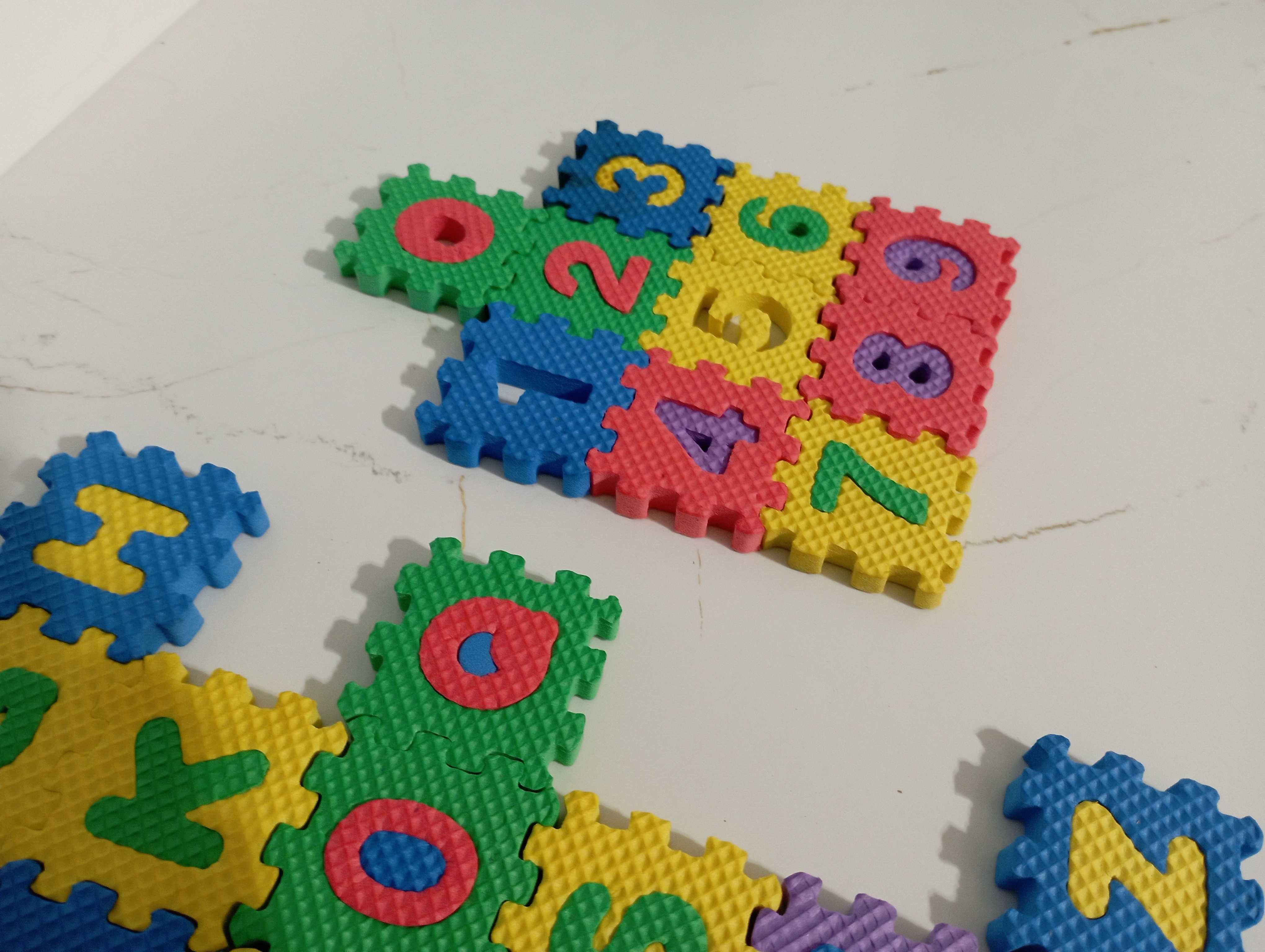 Małe Puzzle piankowe, 5 cm x 5 cm, 36 szt, LITERKI i CYFERKI