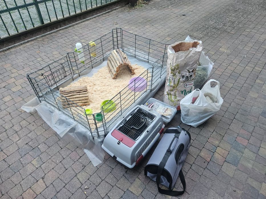 Klatka dla zwierzaka, np. świnka morska, królik z akcesoriami