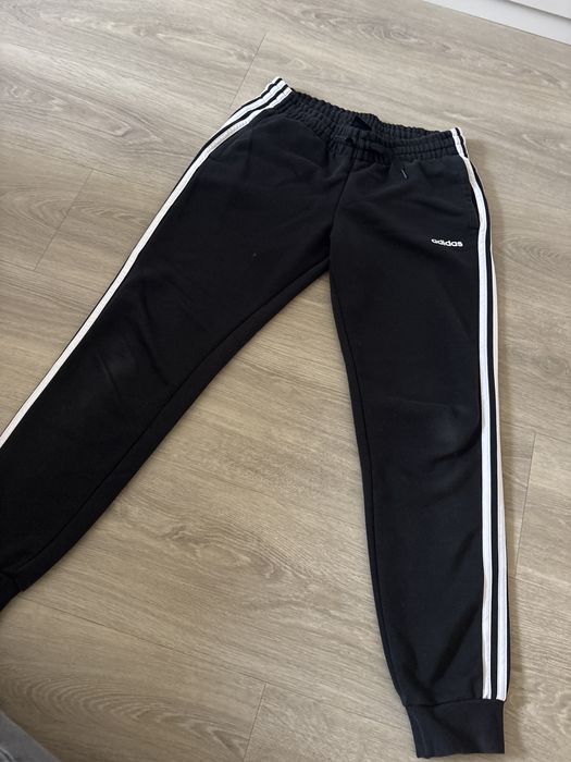 Sprzedam spodnie adidas damskie M
