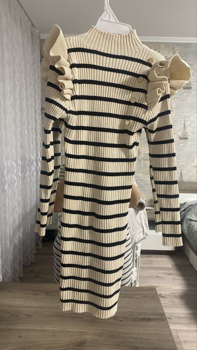 Плаття в рубчик сукня нарядна на дівчінку