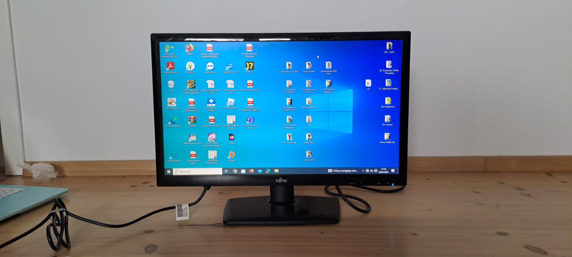 Monitor Fujitsu L22T-6 [S26361-K1486-V160)

 
Monitor Fujitsu L22T-6 (