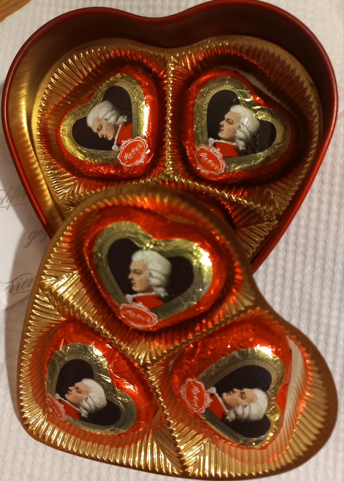 Цукерки Mozart Herzl праліне з темного шоколаду