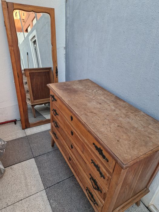 Conjunto 2 peças Roupeiro e Cómoda